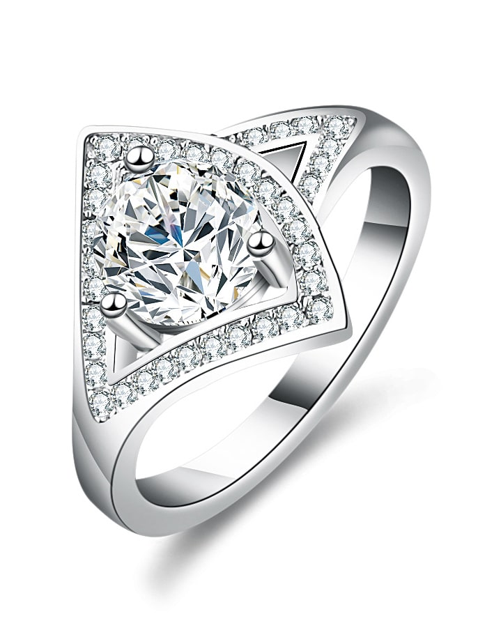 MOISSANITE FAN RING