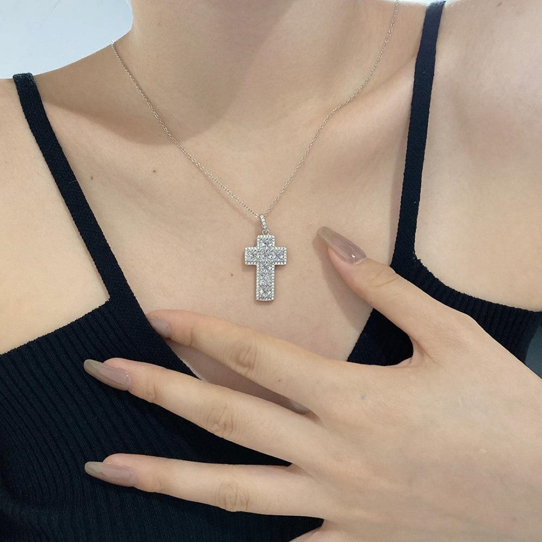 LONDON CROSS NECKLACE