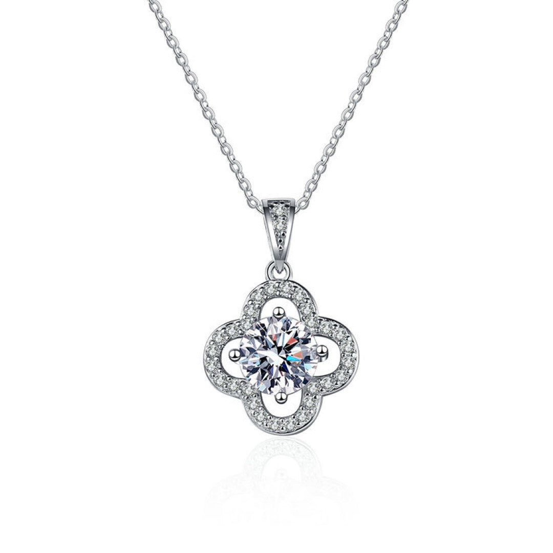CLOVER MOISSANITE NECKLACE