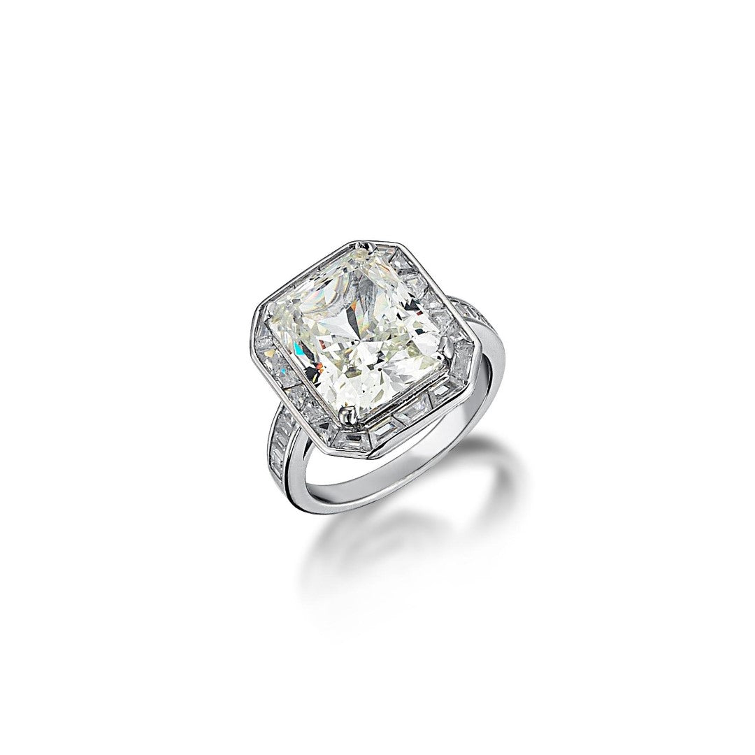 SCARLET MOISSANITE RING