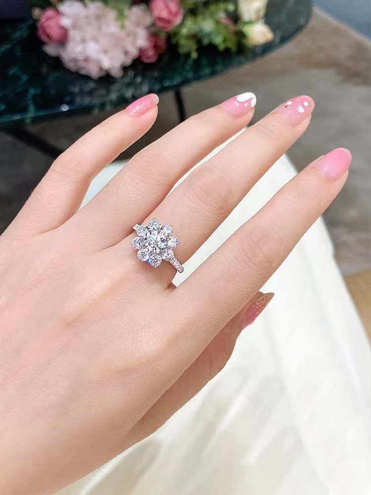 BAGUE MOISSANITE FLEUR